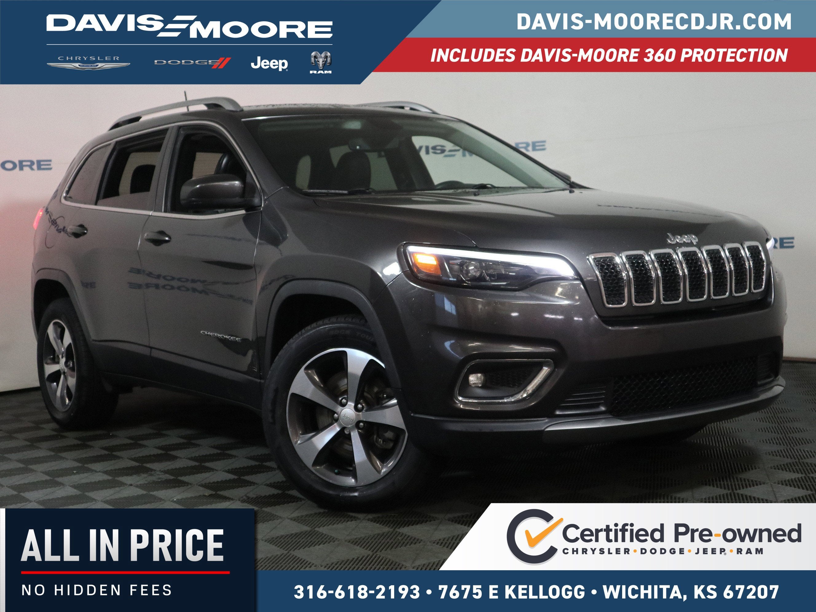 2019 Jeep Cherokee Limited 4x4 in Gray — front three-quarter view