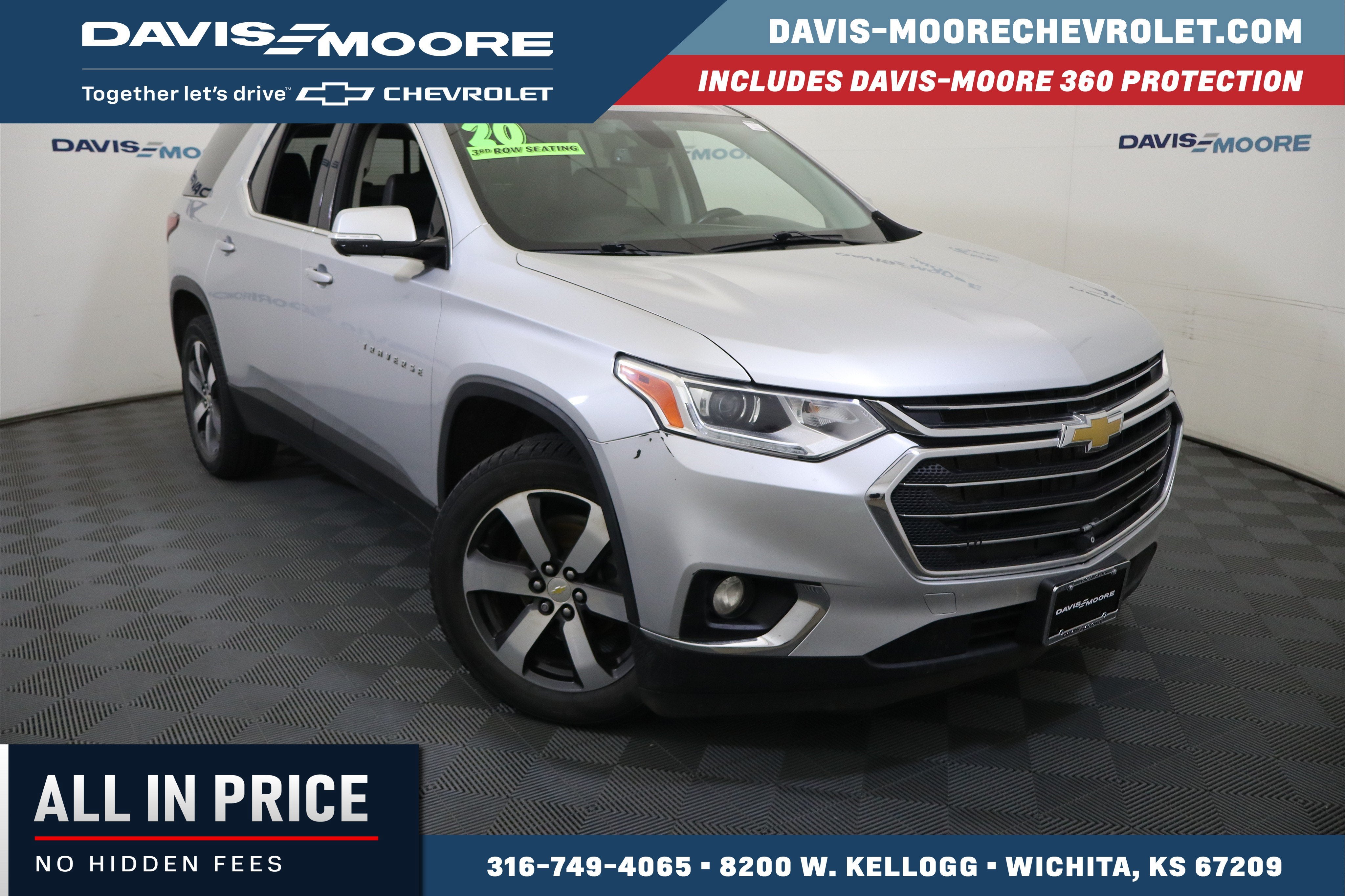 2020 Chevrolet Traverse LT Leather in Silver Ice Metallic — front three-quarter view